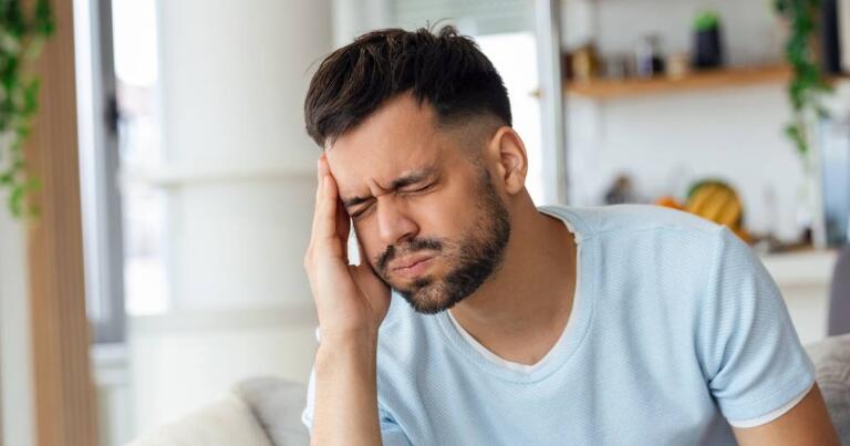 Thunderclap Headache | An Overview with Causes & Treatment